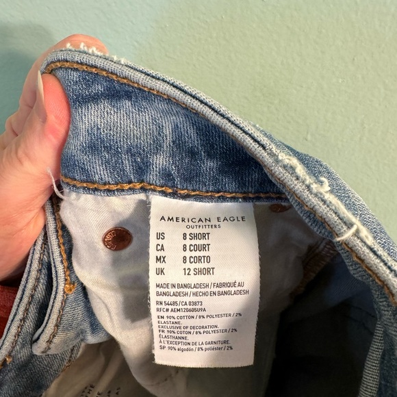 American Eagle, distressed jegging, size 8 short . - Picture 4 of 7